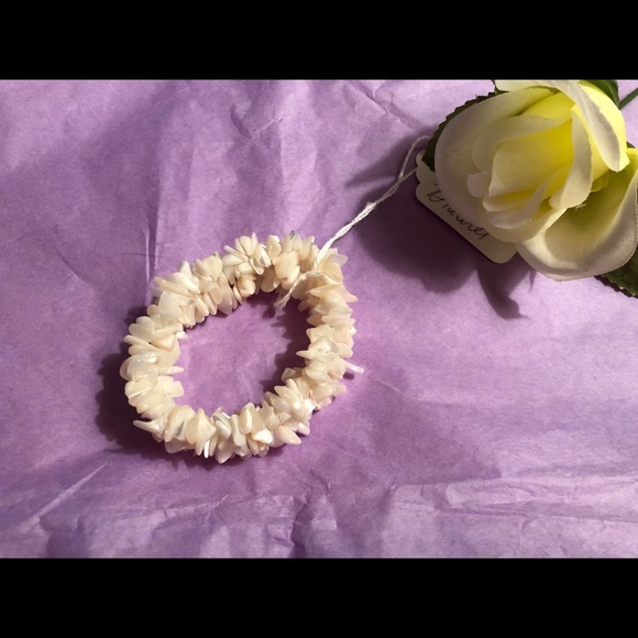 ❤️Mother of Pearl Stretch Bracelet - Picture 4 of 5